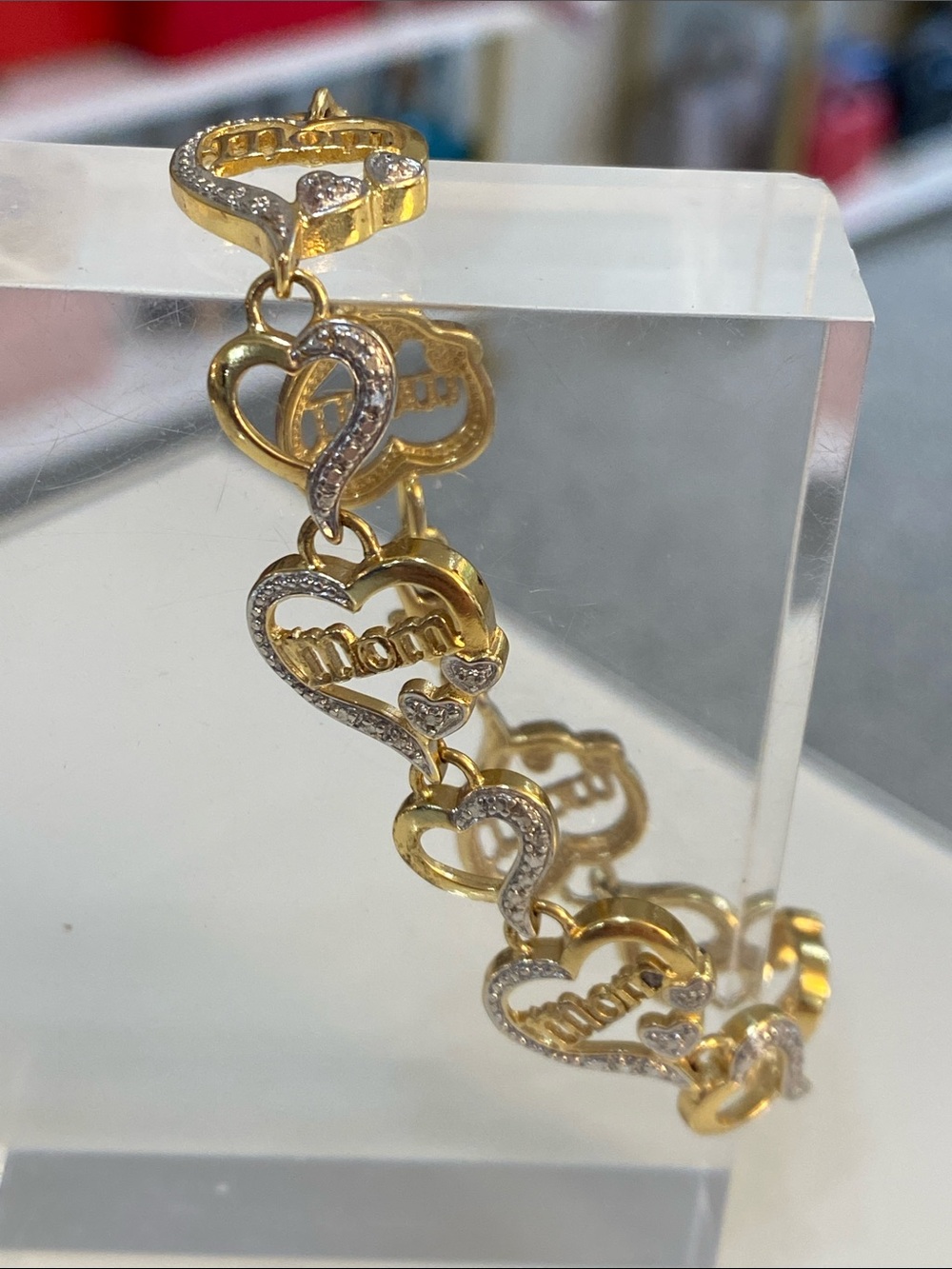 Gold 'Mom' Diamond Heart Link Bracelet - Women's Jewelry - Picture 7 of 8